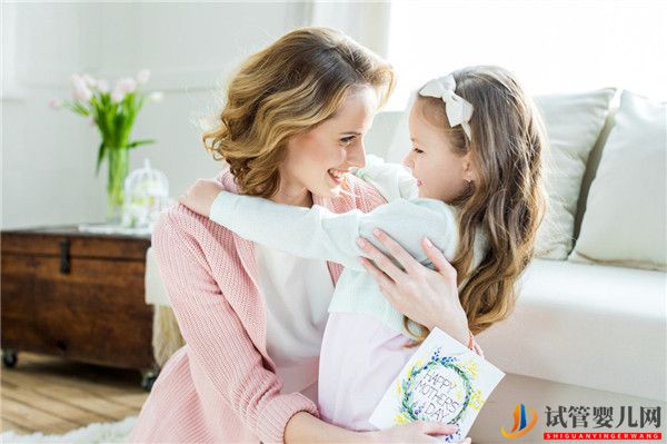都说美国试管婴儿宝宝没自然宝宝健康，是真的吗_(图1)